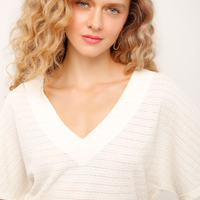 Blusa decote v texturizada off white