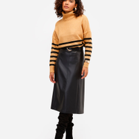 Saia midi feminina de poliuretano com cinto preta