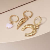 Kit de 3 Brincos com Pingentes da Sorte Dourado