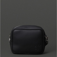 Bolsa Feminina Câmera Bag Queima Calvin Klein Jeans - Preto Bolsa Feminina Câmera Bag Queima Calvin Klein Jeans Preto u