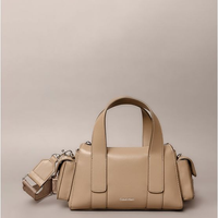 Bolsa Calvin Klein Feminina Pocket Com Bolsos Laterais - Havana Bolsa Calvin Klein Feminina Pocket Com Bolsos Laterais Havana u