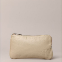 Necessaire Calvin Klein Jeans Feminino Queima Ck - Caqui Claro Necessaire Calvin Klein Jeans Feminino Queima Ck Caqui Claro u