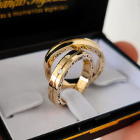 Par de alianças 4mm com zircônia e gravação lateral modelo Majestic