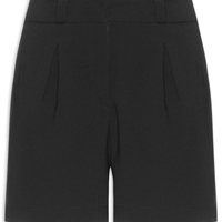 Short Feminino Cintura Alta Em Crepe Com Prega - Preto