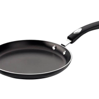 Panquequeira Tramontina Mônaco Induction Com Revestimento Interno E Externo Antiaderente Starflon Premium Preto 22cm