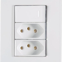Conjunto 4x2 1 Interruptor Simples 10 A 250 V 2 Tomadas 2P+T 20 A 250 V Tramontina Liz
