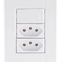 Conjunto 4x2 1 Interruptor Simples 10 A 250 V 2 Tomadas 2P+T 20 A 250 V Tramontina Tablet