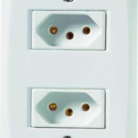 Conjunto 4x2 Com 2 Tomadas 2P+T 10 A 250 V Tramontina Lux2 Branco