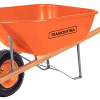 Carrinho De Mão Tramontina Com Caçamba Extrafunda Plástica Laranja 110 Litros Braço De Madeira