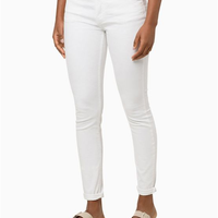Calça Feminina Color de Sarja Infinite Black Super Skinny Cintura Média Calvin Klein Jeans - Branco Calça Feminina Color de Sarja Infinite Black Super Skinny Cintura Média Calvin Klein Jeans Branco 44