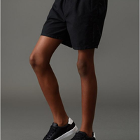 Shorts Menino Color Com Silk Calvin Klein Jeans - Preto Shorts Menino Color Com Silk Calvin Klein Jeans Preto 6