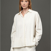 Camisa Feminina Listras Texturizadas Calvin Klein - Branco Camisa Feminina Listras Texturizadas Calvin Klein Branco 42