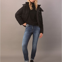 Jaqueta Feminina Acolchoada Com Logotipo Calvin Klein - Preto Jaqueta Feminina Acolchoada Com Logotipo Calvin Klein Preto g