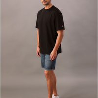 Camiseta Manga Curta Calvin Klein Jeans Masculino Oversized Calvin Klein Manga - Preto Camiseta Manga Curta Calvin Klein Jeans Masculino Oversized Calvin Klein Manga Preto p