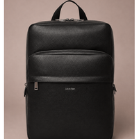 Mochila Ck Quadrada Slim - Preto Mochila Ck Quadrada Slim Preto u