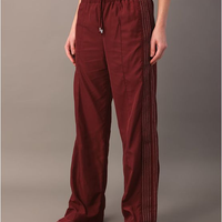 Calça Calvin Klein Jeans Feminino Abertura na Barra e Detalhes - Bordo Calça Calvin Klein Jeans Feminino Abertura na Barra e Detalhes Bordo 40