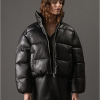 Jaqueta Feminina Faux Leather Matelassê Calvin Klein Jeans - Preto Jaqueta Feminina Faux Leather Matelassê Calvin Klein Jeans Preto p