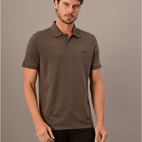 Polo Masculina Calvin Klein Manga Curta Logo Silver Jersey - Cinza Médio Polo Masculina Calvin Klein Manga Curta Logo Silver Jersey Cinza Médio p