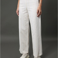 Calça Feminina de Laise Calvin Klein Jeans - Branco Calça Feminina de Laise Calvin Klein Jeans Branco 40