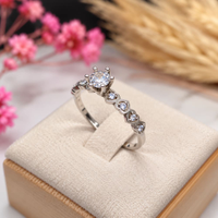 Anel de prata modelo Cute com Zircônia