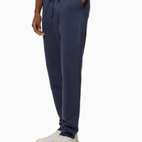 Calça Moletom Masculina Com Bolsos Logo Detalhe Calvin Klein Jeans - Azul Marinho Calça Moletom Masculina Com Bolsos Logo Detalhe Calvin Klein Jeans Azul Marinho p