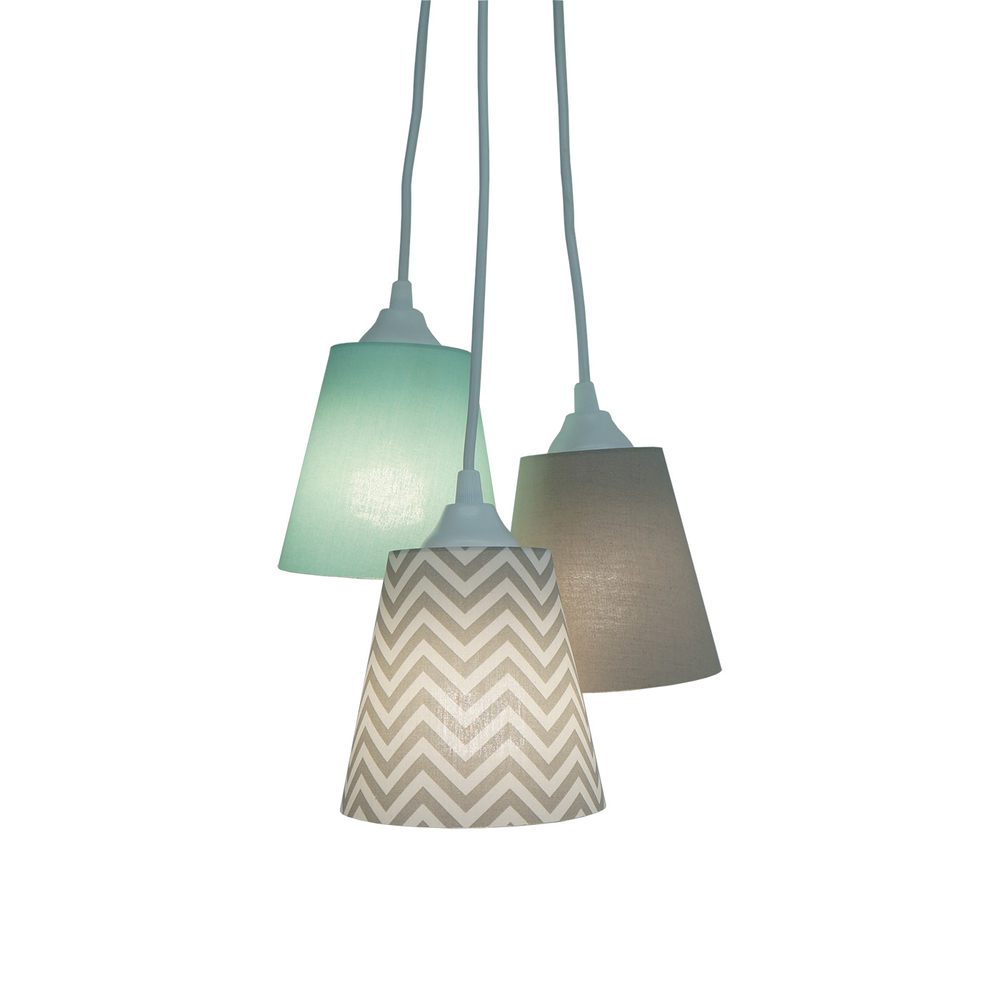 Lustre Pendente 3 Cúpulas Quarto de Bebê Chevron e Verde Água Lustre Pendente 3 Cúpulas Quarto de Bebê Chevron e Verde Água