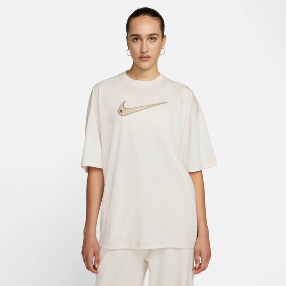 Camiseta Nike Sportswear Swoosh Feminina