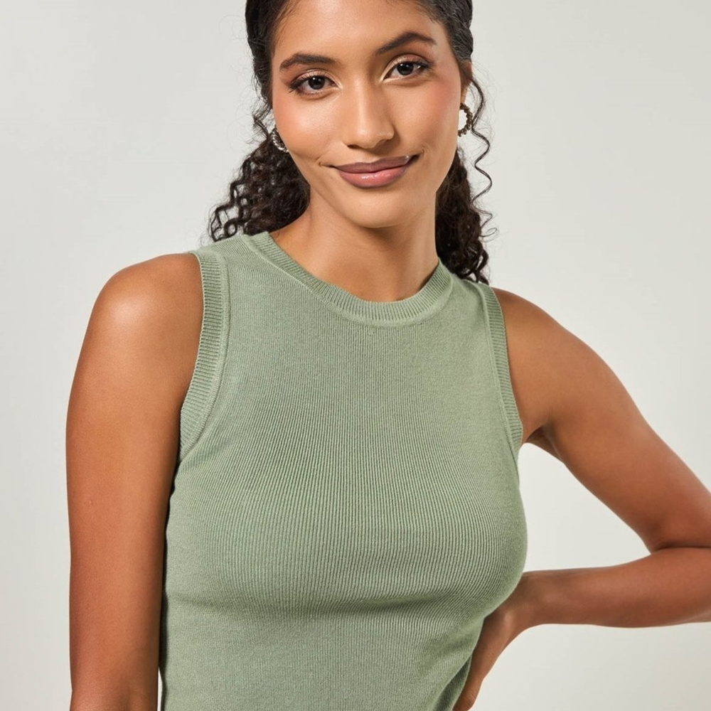 Regata Cropped Halter Em Tricô Regata Cropped Halter Em Tricô