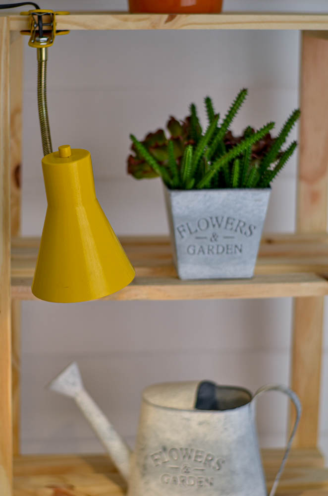 Luminária Presilha com Garra Amélia Amarelo Luminária Presilha com Garra Amélia Amarelo