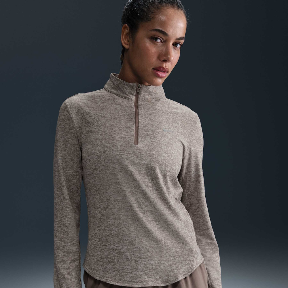 Camiseta Nike Dry-FIT Feminina Camiseta Nike Dry-FIT Feminina