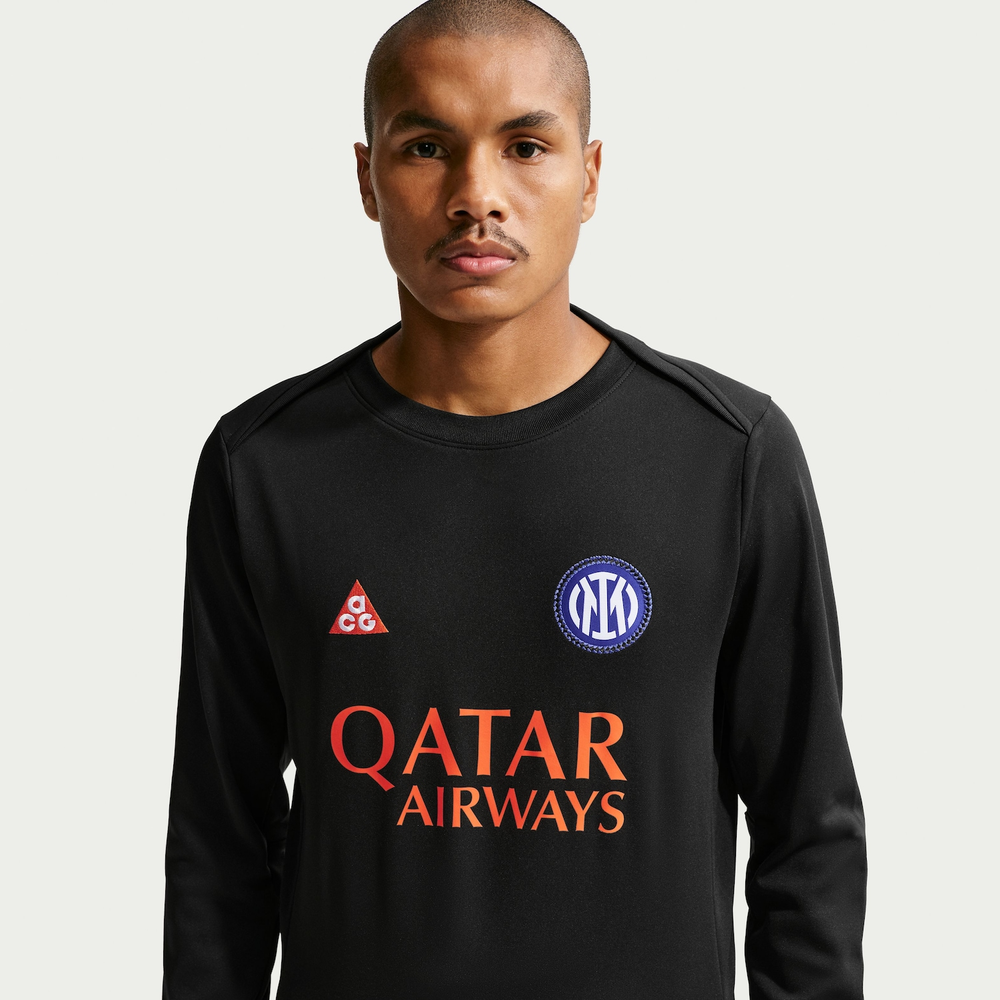 Camisa Inter de Milão Manga Longa Nike ACG 2026/27 Pré-Jogo Masculina SE Camisa Inter de Milão Manga Longa Nike ACG 2026/27 Pré-Jogo Masculina SE