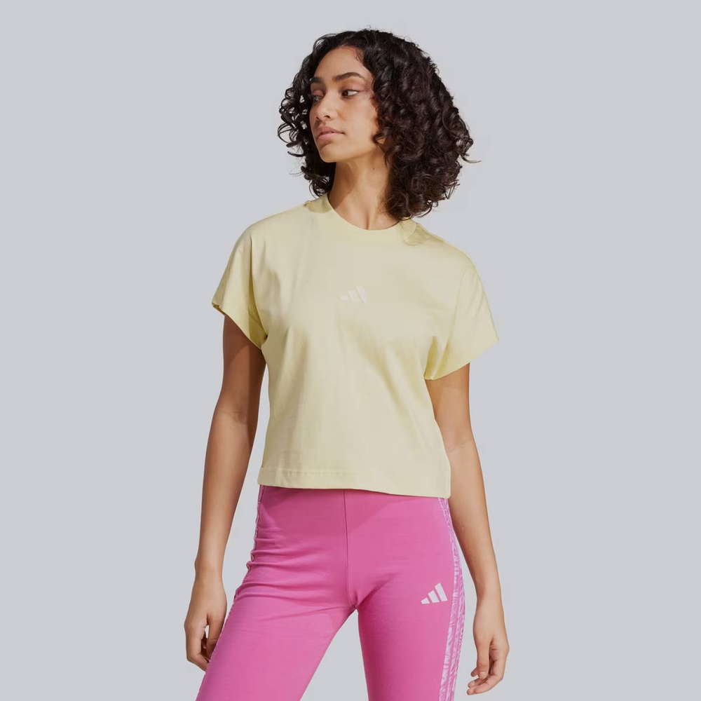 Camiseta Adidas ALL SZN Feminina Camiseta Adidas ALL SZN Feminina