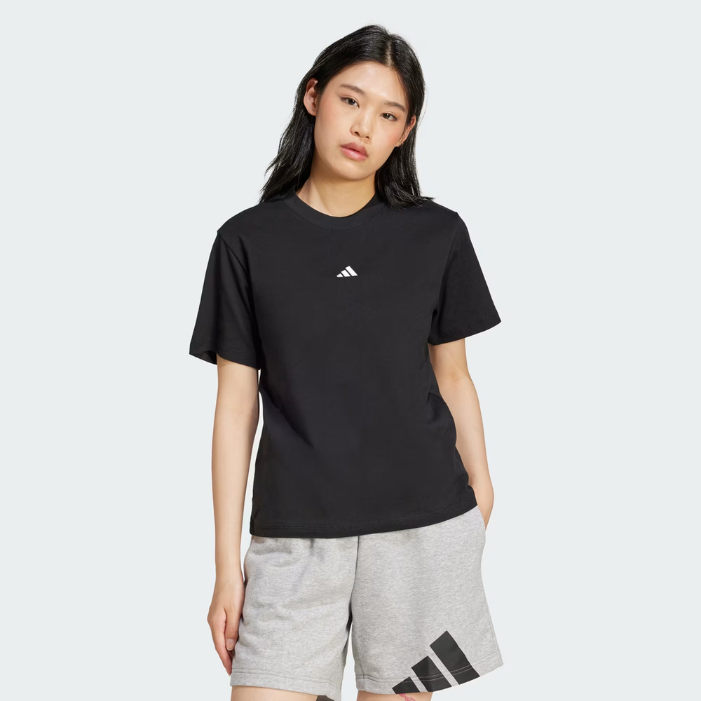 Camiseta Adidas Ess Small Logo Feminina Preta e Branca Camiseta Adidas Ess Small Logo Feminina Preta e Branca