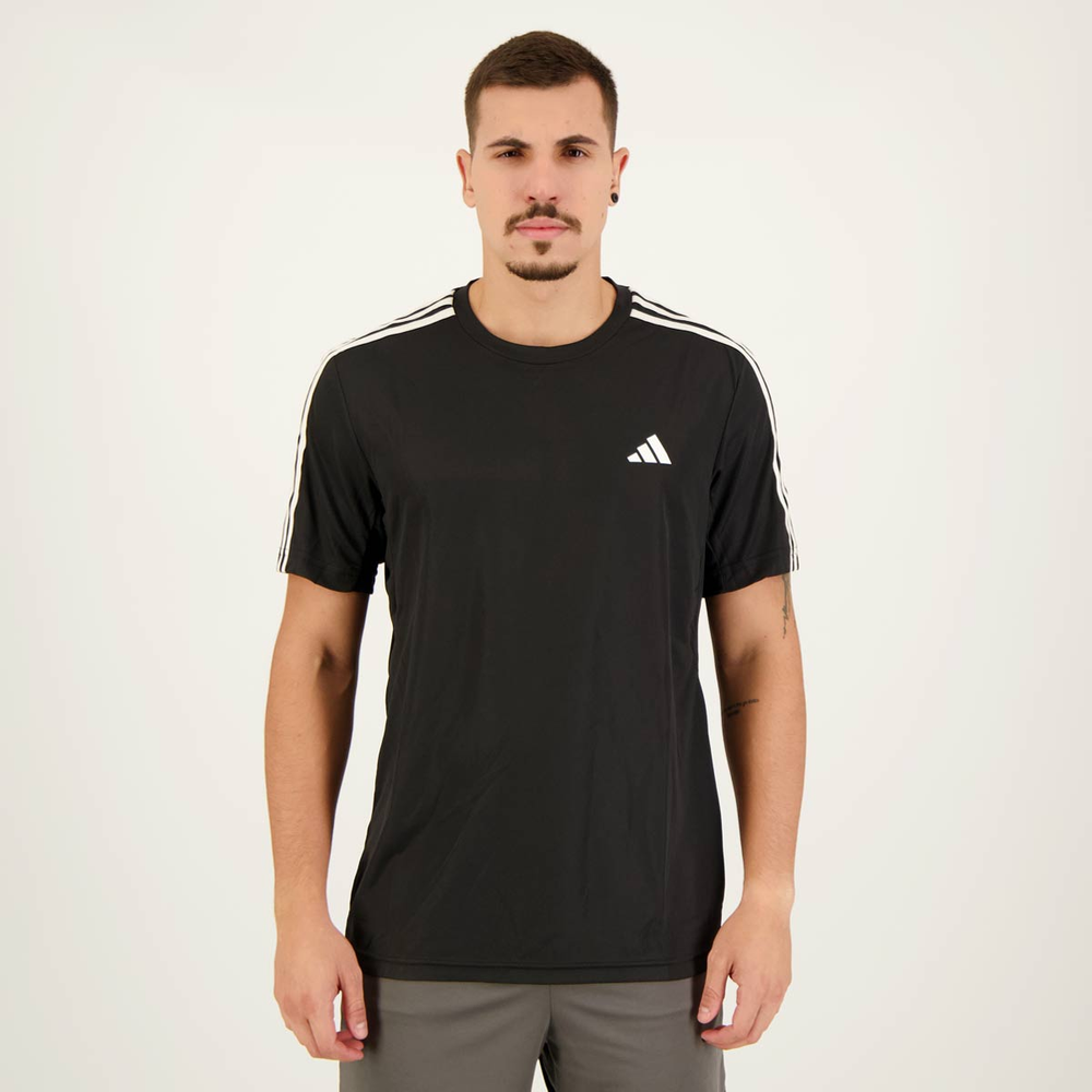 Camiseta Adidas Essentials 3 Listras Preta e Branca Camiseta Adidas Essentials 3 Listras Preta e Branca