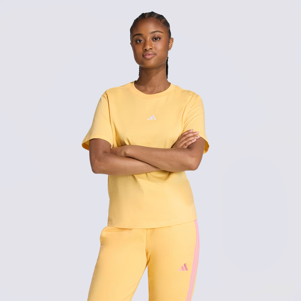 Camiseta Adidas Small Logo Feminina Laranja e Branca Camiseta Adidas Small Logo Feminina Laranja e Branca