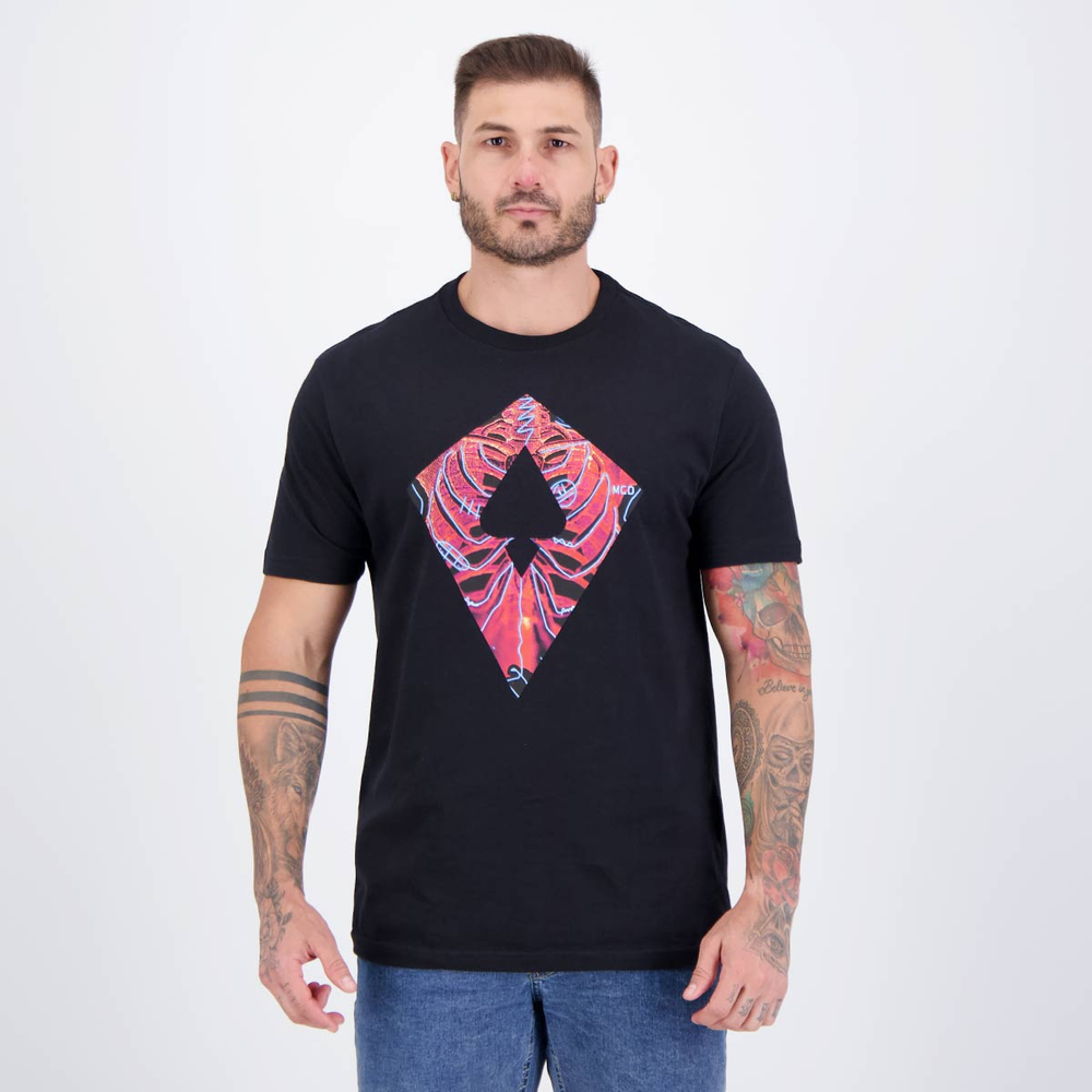 Camiseta MCD Pipa Esquelete Preta