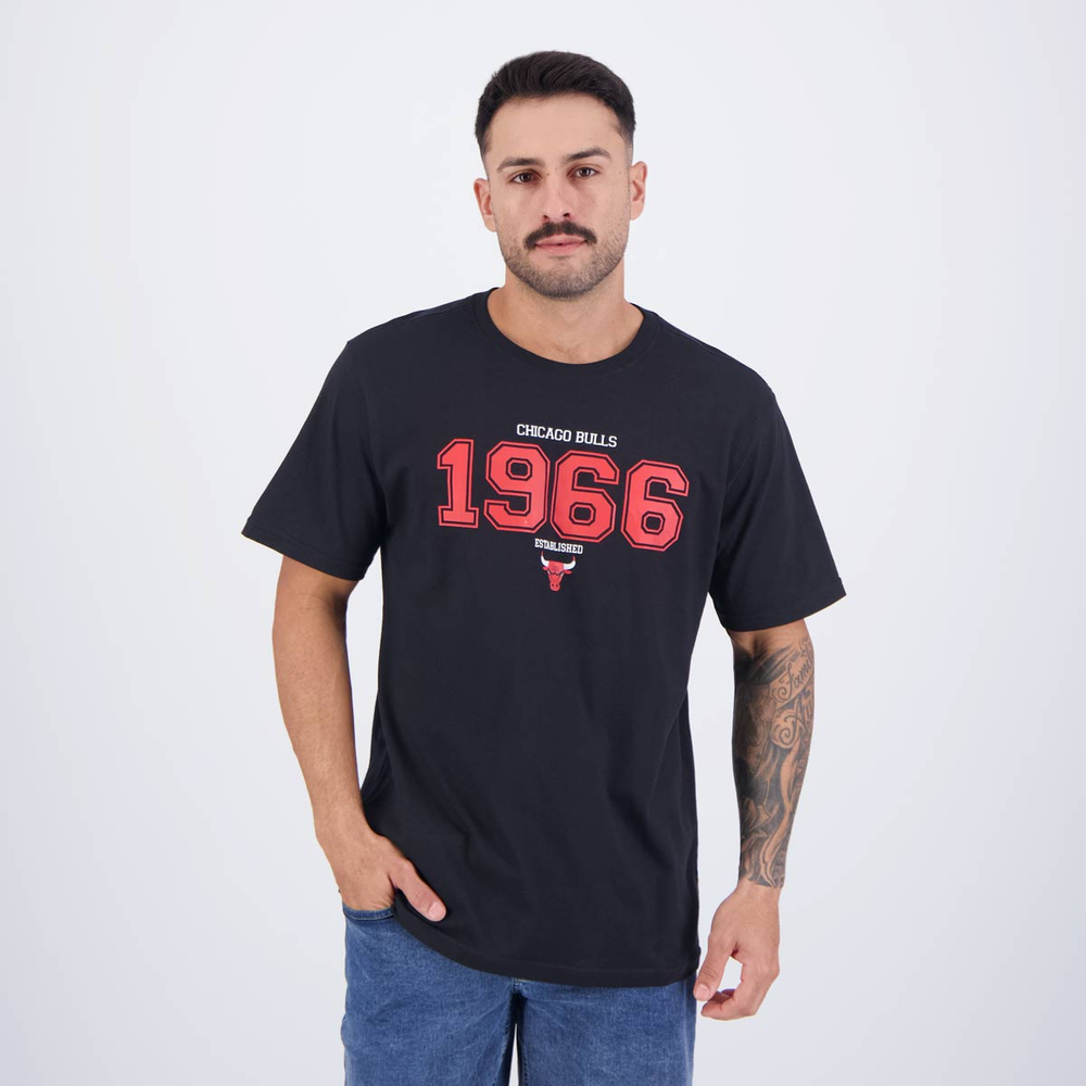 Camiseta NBA Founded Chicago Bulls Preta Camiseta NBA Founded Chicago Bulls Preta