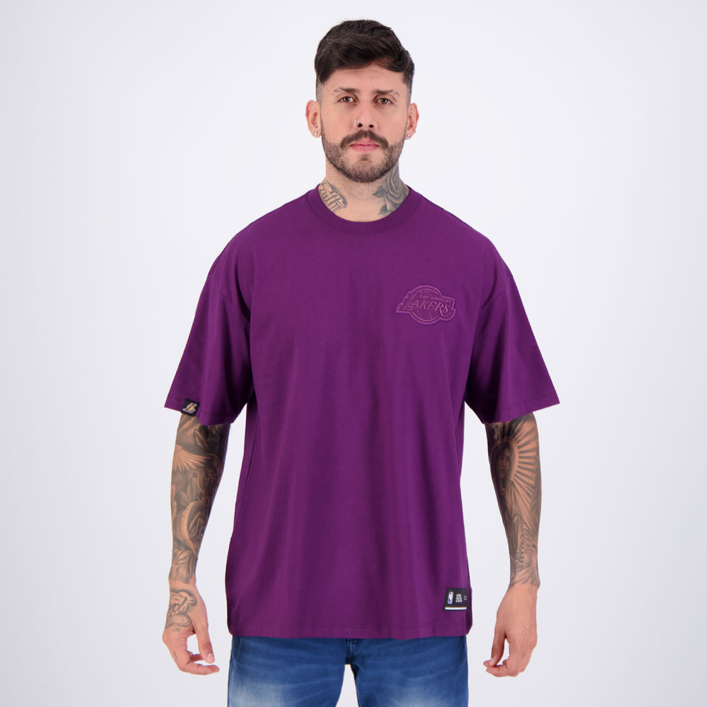 Camiseta NBA Los Angeles Lakers Oversized Faux Emboss Roxa Camiseta NBA Los Angeles Lakers Oversized Faux Emboss Roxa