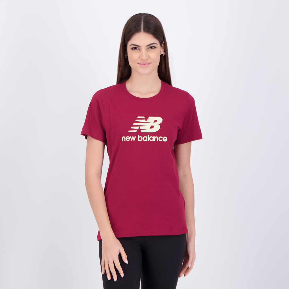 Camiseta New Balance Essentials Feminina Bordô Camiseta New Balance Essentials Feminina Bordô