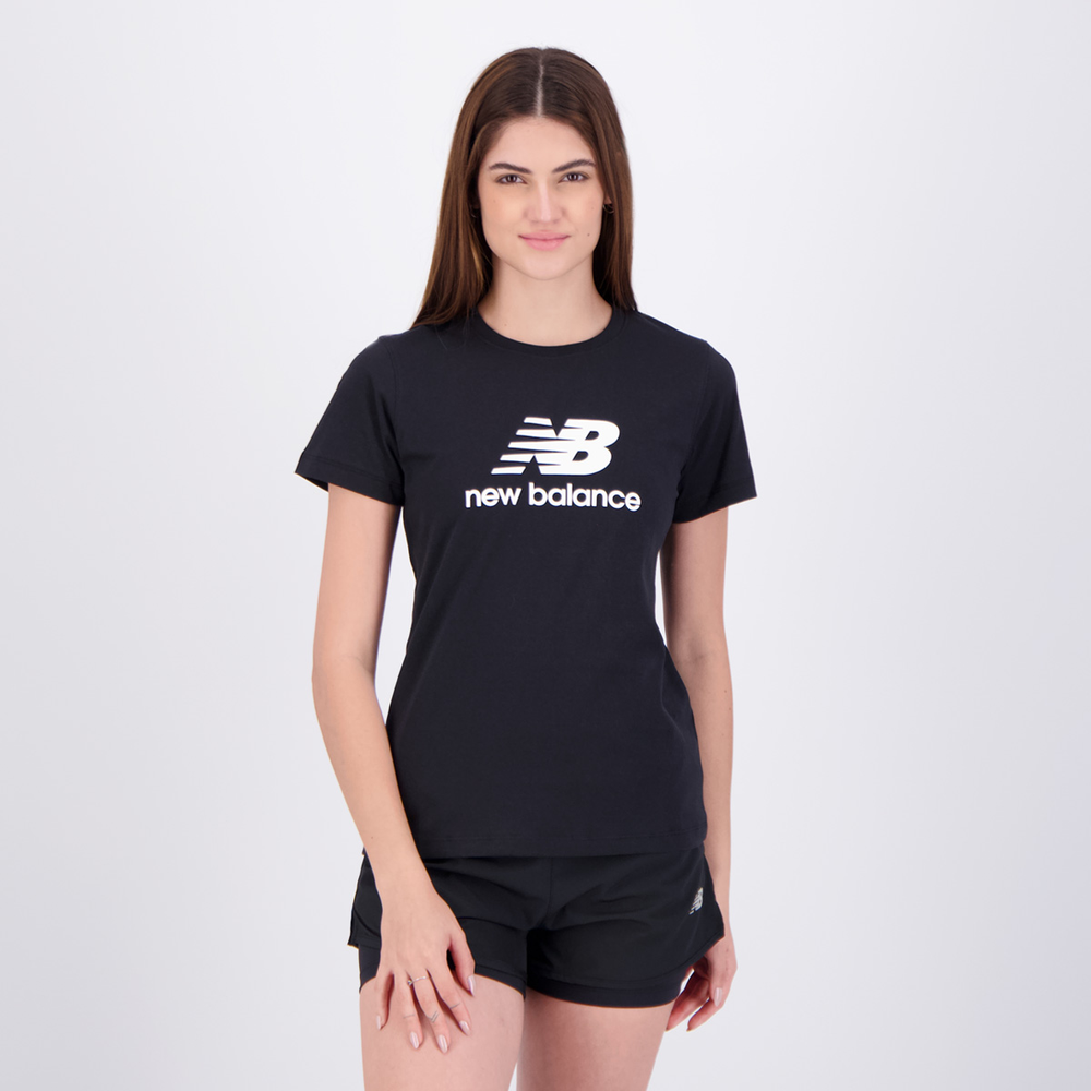 Camiseta New Balance Essentials Logo Feminina Preta Camiseta New Balance Essentials Logo Feminina Preta