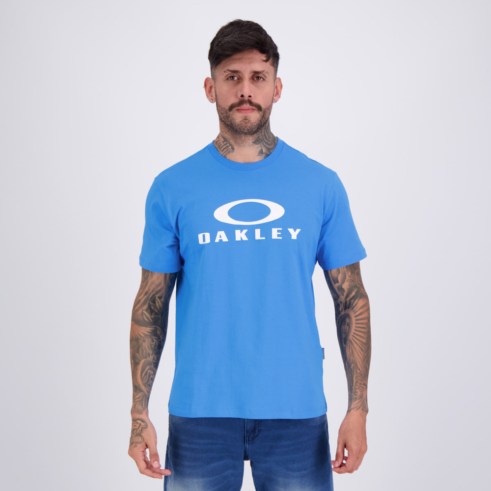 Camiseta Oakley O Bark SS Logo Azul Claro e Branca Camiseta Oakley O Bark SS Logo Azul Claro e Branca