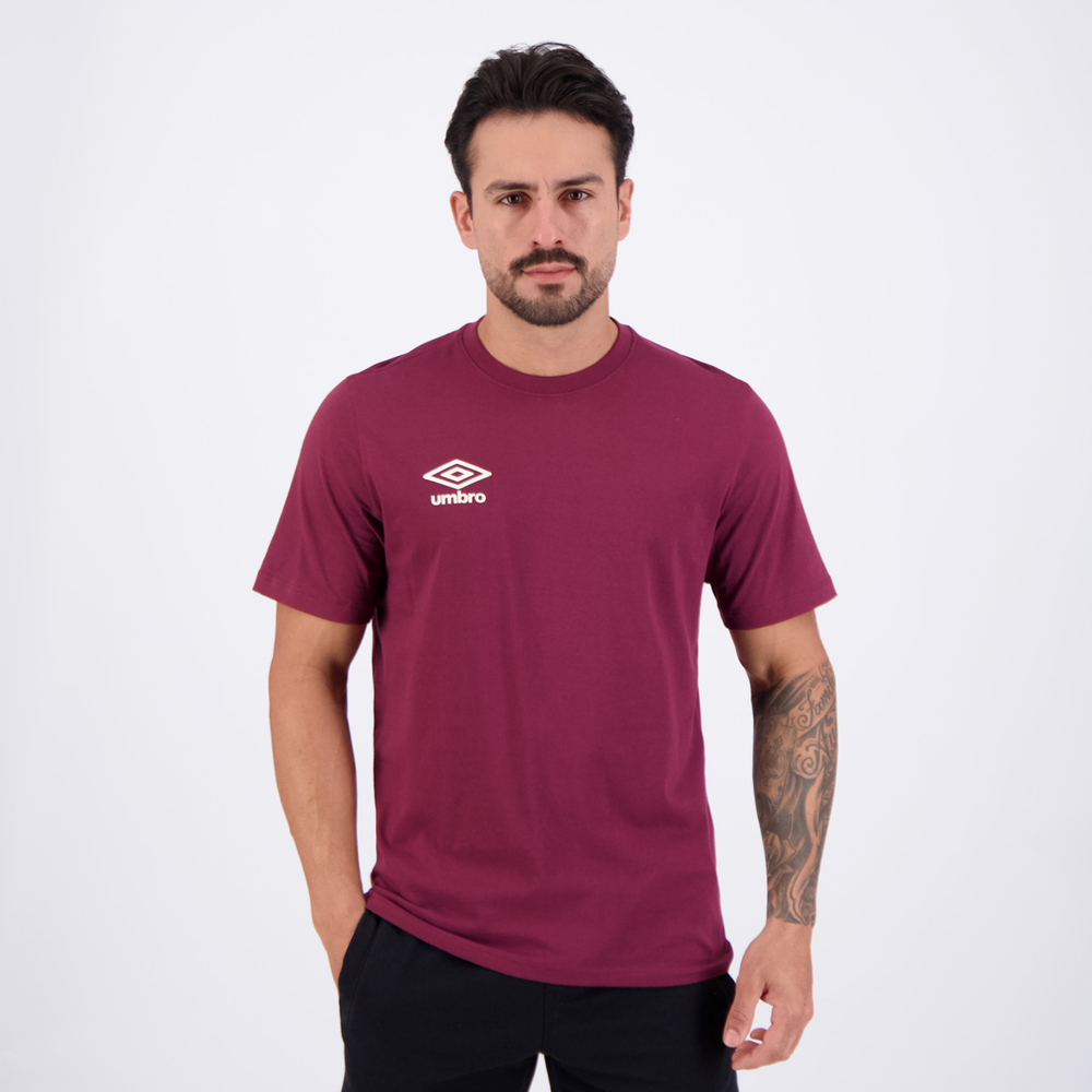 Camiseta Umbro Essential Bordô Camiseta Umbro Essential Bordô