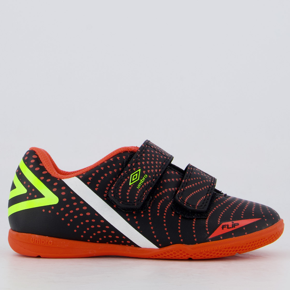 Chuteira Umbro Flip Futsal Kids Preta e Laranja Chuteira Umbro Flip Futsal Kids Preta e Laranja