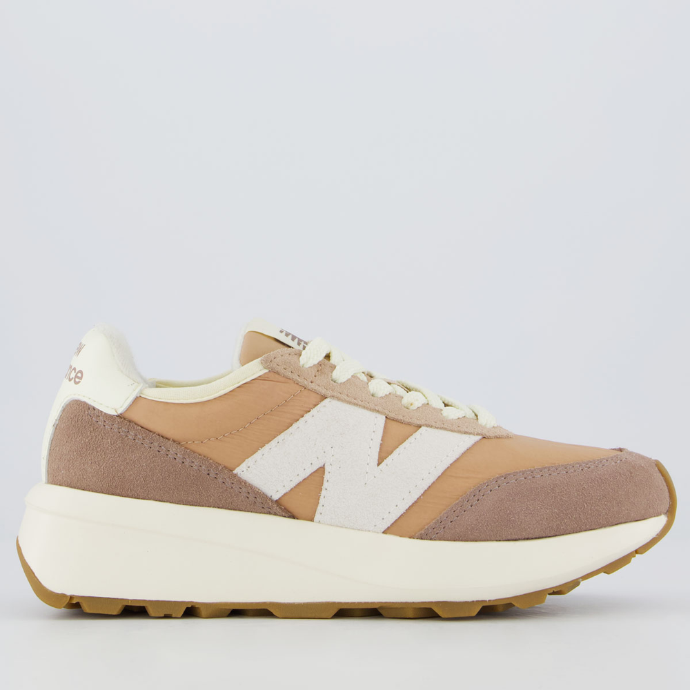 Tênis New Balance 370 V1 Feminino Marrom e Off-White Tênis New Balance 370 V1 Feminino Marrom e Off-White