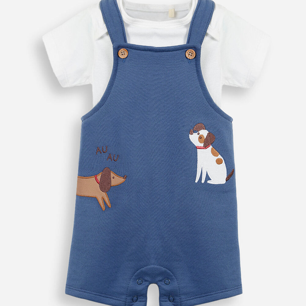 Jardineira infantil com bordado e camiseta azul Jardineira infantil com bordado e camiseta azul