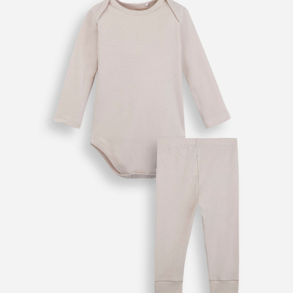 Conjunto infantil body e calça de algodão bege Conjunto infantil body e calça de algodão bege