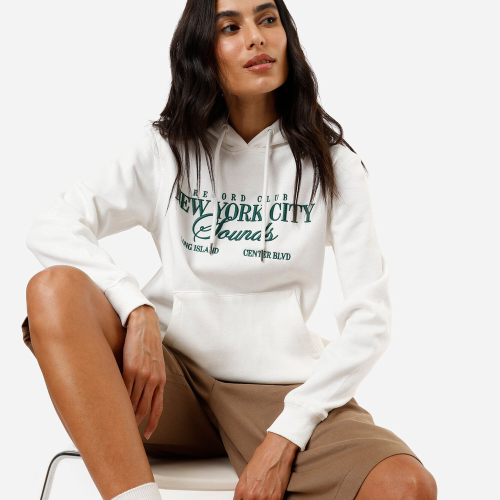 Blusão básico feminino de moletom com capuz e bordado off white Blusão básico feminino de moletom com capuz e bordado off white