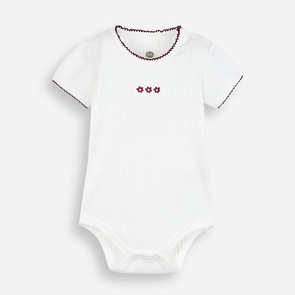 Body infantil de algodão texturizado floral off white Body infantil de algodão texturizado floral off white