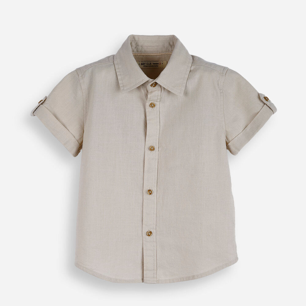Camisa de algodão infantil com mangas curtas e botões bege Camisa de algodão infantil com mangas curtas e botões bege