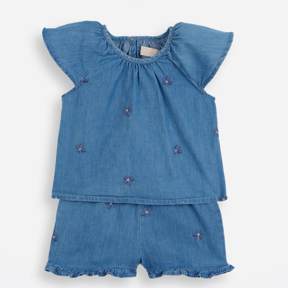 Conjunto curto infantil jeans com bordado floral azul Conjunto curto infantil jeans com bordado floral azul